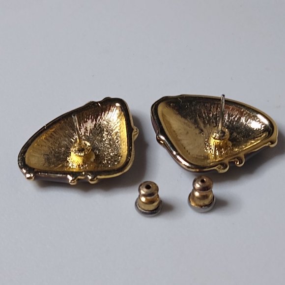 Vintage Triangular Stud Earrings - Picture 10 of 11